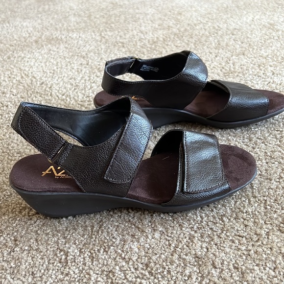 SOLD!!! - Picture 4 of 6